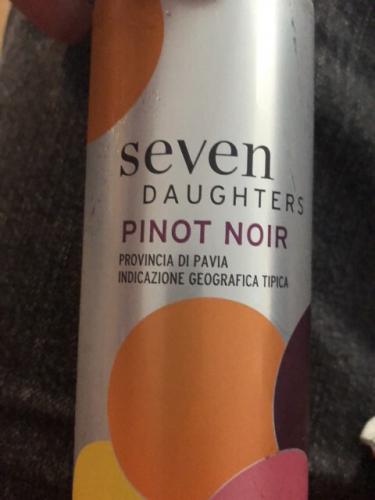 Seven Daughters - Pinot Noir - 2014